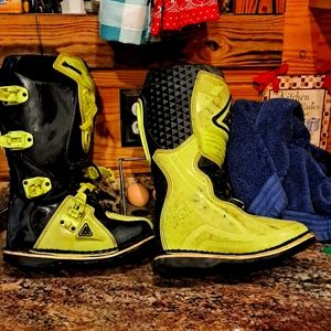 Motocross boots
